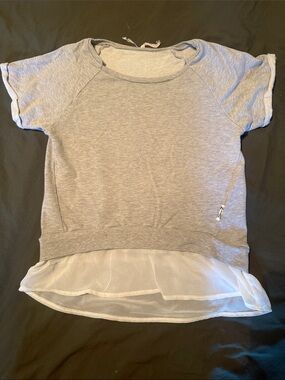 Seven7 Gray Short Sleeve Crewneck Sweater with White Chiffon Hem